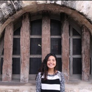 Meet your Posher, Daniela